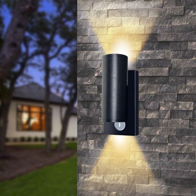 outdoor wall light black	